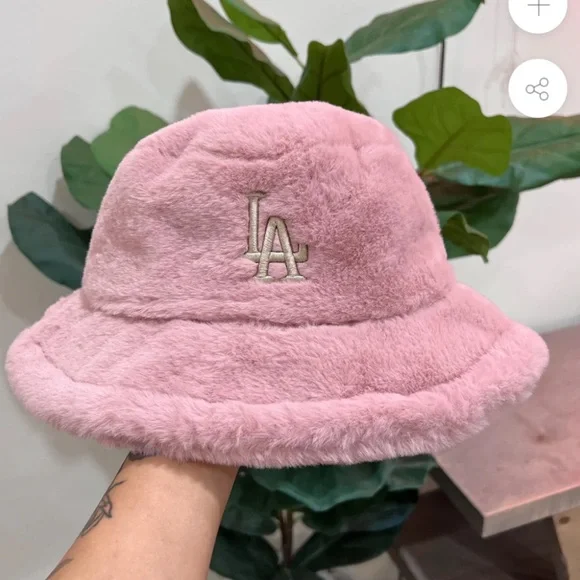Pink Fuzzy Bucket Hat with LA Logo - Picture 4 of 4